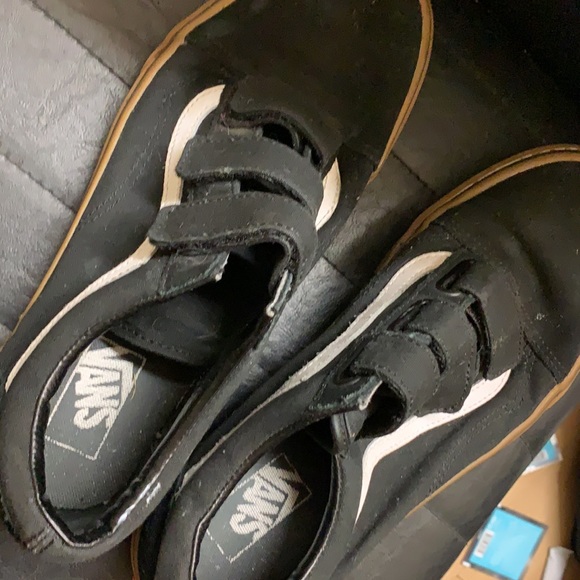Vans - Picture 2 of 4